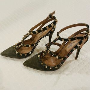 Valentino Rockstud Pumps